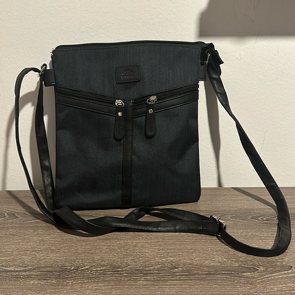 Roots crossbody bag - Picture 2 of 7